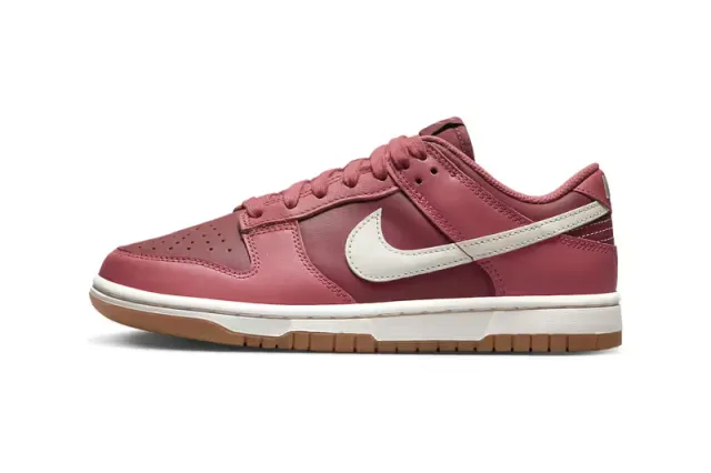 Nike dunk low desert berry wmns