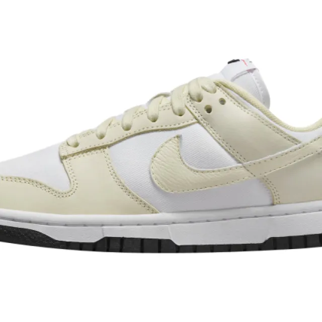 Nike dunk low wmns coconut milk