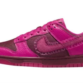 Nike dunk low wmns valentine’s day