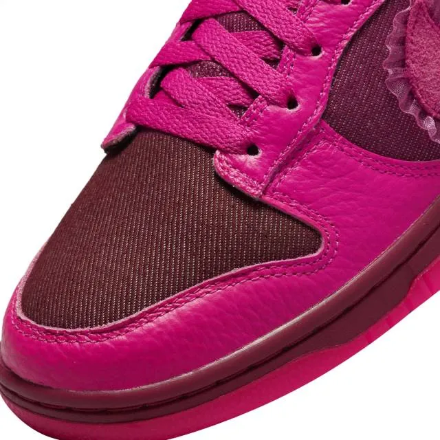 Nike dunk low wmns valentine’s day