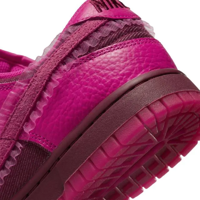 Nike dunk low wmns valentine’s day