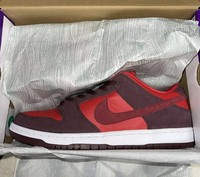 Nike SB Dunk Low Cherry