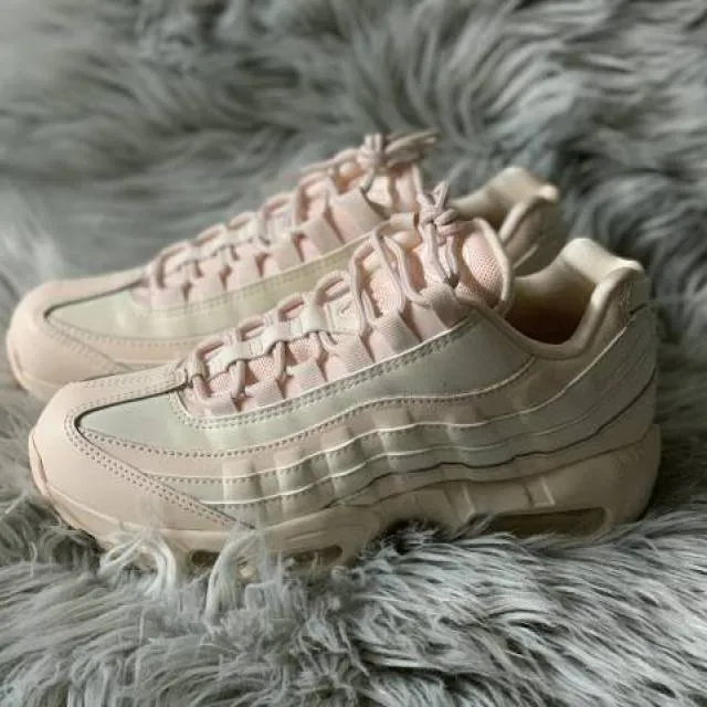 Nike wmns air max 95 guava ice