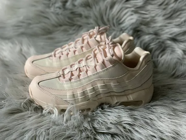 Nike wmns air max 95 guava ice