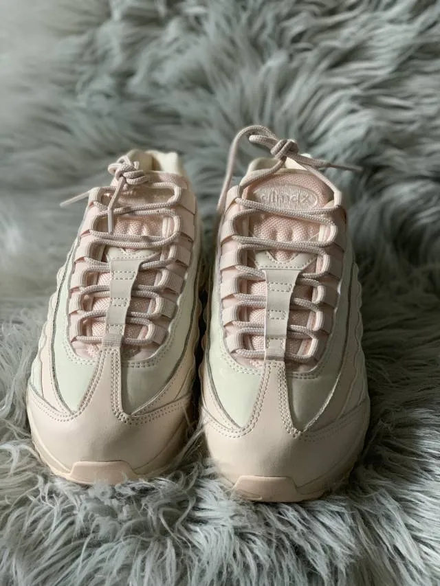 Nike wmns air max 95 guava ice