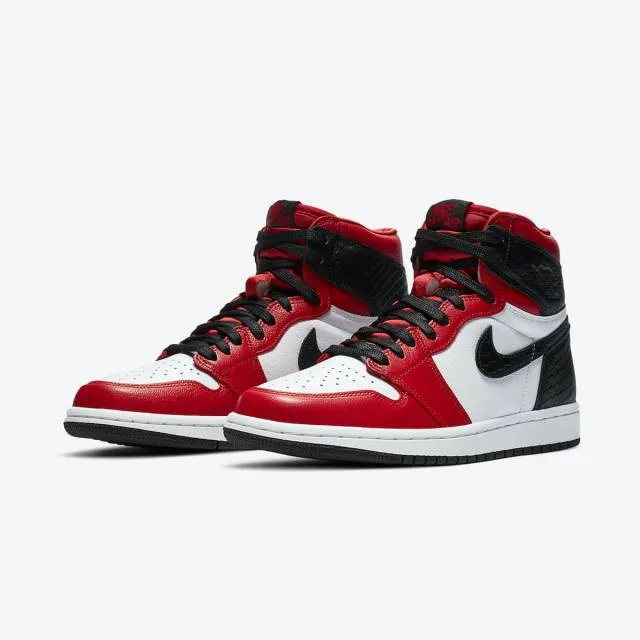 Nike Women's Air Jordan 1 Retro High OG (Satin Red/ Univ...