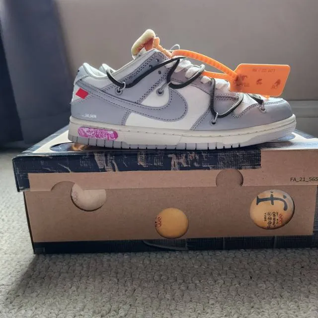 Off-white x nike dunk low lot 1